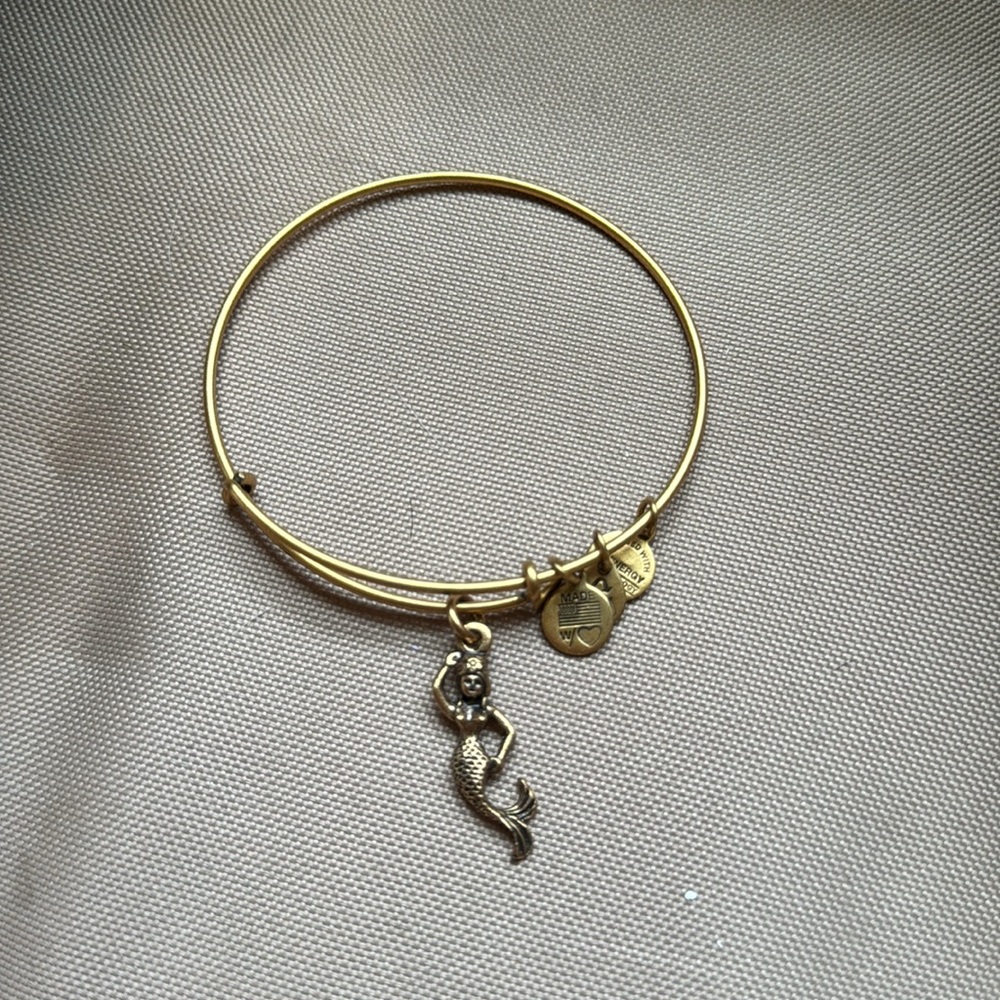 Alex and Ani gold mermaid bracelet ❗️bundle 3 for $22❗️